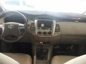 Bán xe Toyota Innova 2.0E đời 2016, màu bạc