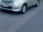 Bán Toyota Innova đời 2011, màu bạc 