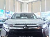 Bán ô tô Mitsubishi Outlander 2.4 CVT đời 2017, màu trắng, nhập khẩu