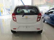 Bán ô tô Chevrolet Spark đời 2017, màu trắng, giá tốt