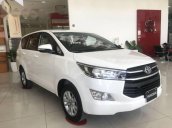 Cần bán Toyota Innova đời 2017, màu trắng, 700tr