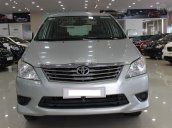 Bán Toyota Innova E 2.0 MT năm 2013, màu bạc, giá tốt