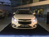 Bán Chevrolet Cruze đời 2017, màu trắng, giá 589tr