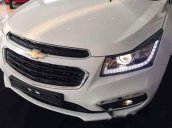 Bán Chevrolet Cruze đời 2017, màu trắng, giá 589tr