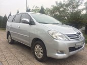 Bán ô tô Toyota Innova 2.0G đời 2010, màu bạc, xe gia đình bán, giá 388 triệu