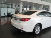 Bán xe Mazda 6 2.0 AT đời 2017, màu trắng, 870tr