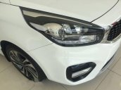 Cần bán Kia Rondo năm 2017, màu trắng, giá chỉ 689 triệu