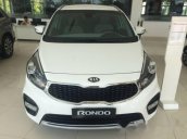 Cần bán Kia Rondo năm 2017, màu trắng, giá chỉ 689 triệu