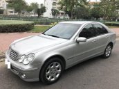 Cần bán lại xe Mercedes C180 đời 2004, màu bạc