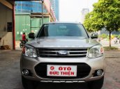 Cần bán Ford Everest 2.5 AT đời 2015 số tự động