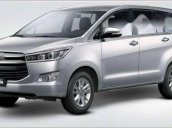 Bán xe Toyota Innova đời 2017, màu bạc, giá 630tr