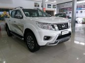 Nissan Phạm Văn Đồng: Bán Nissan Navara VL 2017-trắng