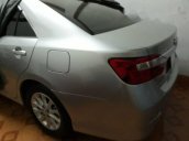 Bán xe Toyota Camry đời 2013, màu bạc xe gia đình, 900 triệu