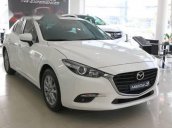 Cần bán xe Mazda 3 đời 2017, màu trắng, giá chỉ 660 triệu