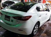 Cần bán xe Mazda 3 1.5L đời 2017, màu trắng, 645tr