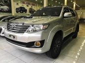 Cần bán lại xe Toyota Fortuner đời 2013, màu bạc giá cạnh tranh