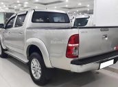 Bán Toyota Hilux 3.0G 4x4 MT đời 2013, màu bạc, xe nhập