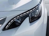 Bán xe Peugeot 5008 năm 2017, màu trắng, xe nhập