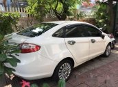 Bán Ford Fiesta đời 2011, màu trắng số tự động