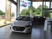 Bán xe Hyundai Elantra 1.6MT 2017, màu trắng, mới 100%, giá từ 555 triệu, góp đến 85% xe, xe ở Đắk Nông, Đắk Lắk