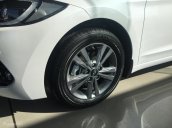 Bán xe Hyundai Elantra 1.6MT 2017, màu trắng, mới 100%, giá từ 555 triệu, góp đến 85% xe, xe ở Đắk Nông, Đắk Lắk