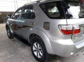 Bán Toyota Fortuner đời 2010, màu xám