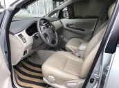 Bán Toyota Innova 2.0E đời 2014, màu bạc