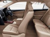 Cần bán gấp Toyota Camry đời 2014, màu vàng