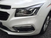 Cần bán gấp Chevrolet Cruze năm 2015, màu trắng, nhập khẩu nguyên chiếc còn mới