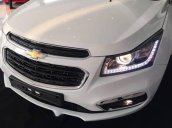 Bán Chevrolet Cruze đời 2017, màu trắng