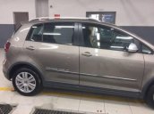 Cần bán lại xe Volkswagen Golf đời 2016 xe gia đình