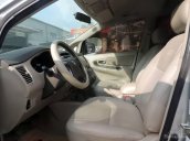 Toyota Cầu Diễn bán Innova E màu bạc, sản xuất 2014