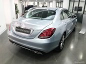 Cần bán xe Mercedes C200 sản xuất 2017, màu bạc, chạy 7330 km, còn như mới giá rẻ