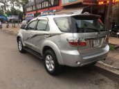 Bán Toyota Fortuner G đời 2010, màu bạc ít sử dụng, giá 620tr