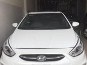 Cần bán gấp Hyundai Accent Blue AT sản xuất 2015, màu trắng