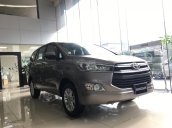 Bán ô tô Toyota Innova E đời 2018, màu đồng ánh kim, giao xe ngay