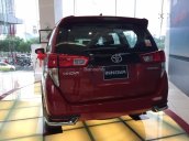 Bán xe Innova Venturer 2018 hoàn toàn mới với màu đen sang trọng và đỏ cá tính