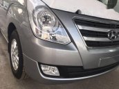 Bán Hyundai Grand Starex đời 2017, màu bạc