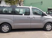 Bán Hyundai Grand Starex đời 2017, màu bạc