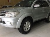 Bán Toyota Fortuner AT đời 2010, giá 605tr