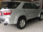 Bán Toyota Fortuner AT đời 2010, giá 605tr