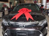 Toyota Camry 2.0E siêu sang, giá chỉ 969 triệu- full phụ kiện- tặng 2 năm bảo hiểm thân vỏ, LH 0912527079