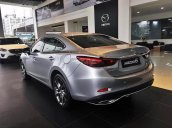 Cần bán xe Mazda 6 2.5L Premium 2017, màu bạc