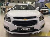 Cần bán xe Chevrolet Cruze đời 2017, màu trắng