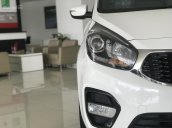 Bán ô tô Kia Rondo năm 2017, màu trắng, giá chỉ 619 triệu chỉ cần đưa trước 190 triệu có xe chạy trong tết nhé