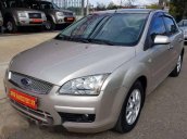 Bán Ford Focus 1.8MT Ghia đời 2005, màu vàng 