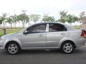 Cần bán xe Chevrolet đời 2015, màu bạc