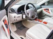 Cần bán lại xe Toyota Camry đời 2010, màu đen, xe nhập chính chủ, giá chỉ 839 triệu