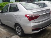 Còn 1 xe Grand i10 Sedan base màu bạc, duy nhất, giao ngay, thanh toán chỉ từ 90 triệu có xe