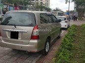 Cần bán chiếc Innova E 2013, số sàn, màu vàng cát chính chủ